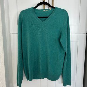 Men's Uniqlo Green Cashmere Sweater, Size L